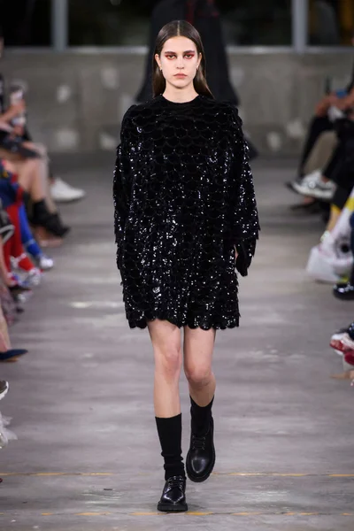 Look 70
